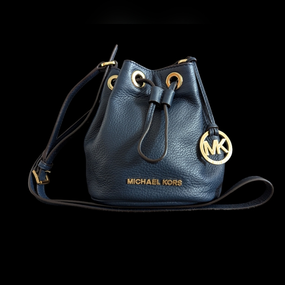 Michael Kors ❤Jules Soft Leather Drawstring Crossbody Bag - Navy Blue - Like New - Picture 3 of 5